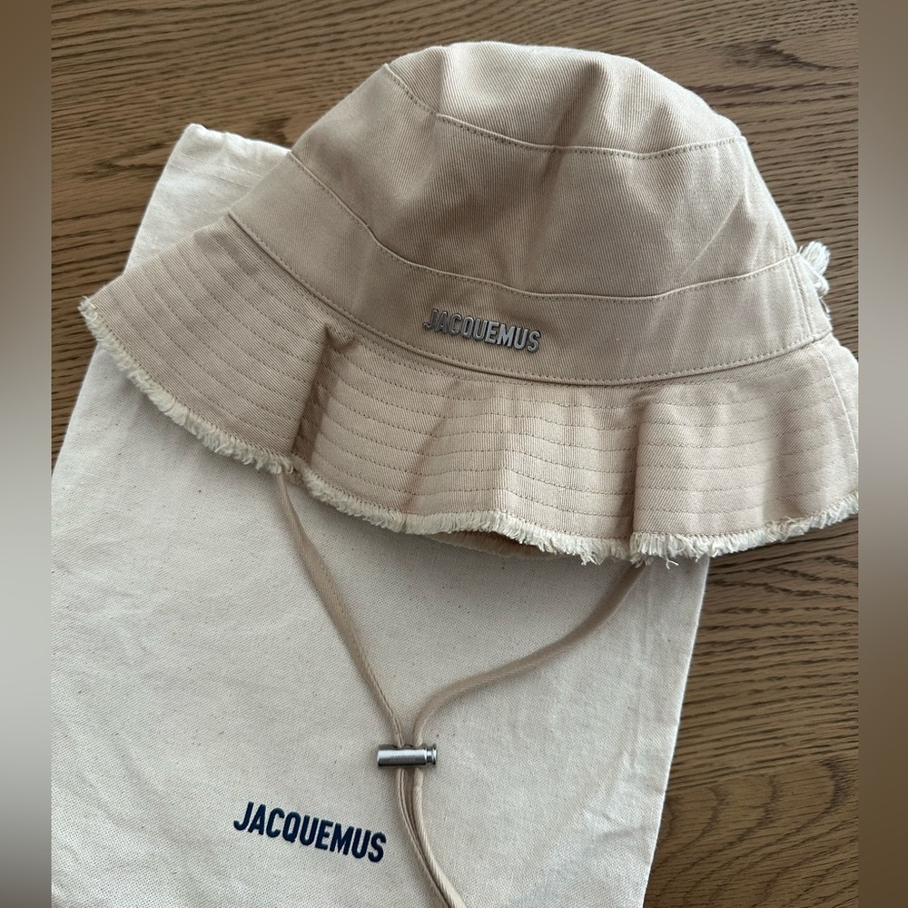 Jacquemus bucket hat authentic color:beige size 58